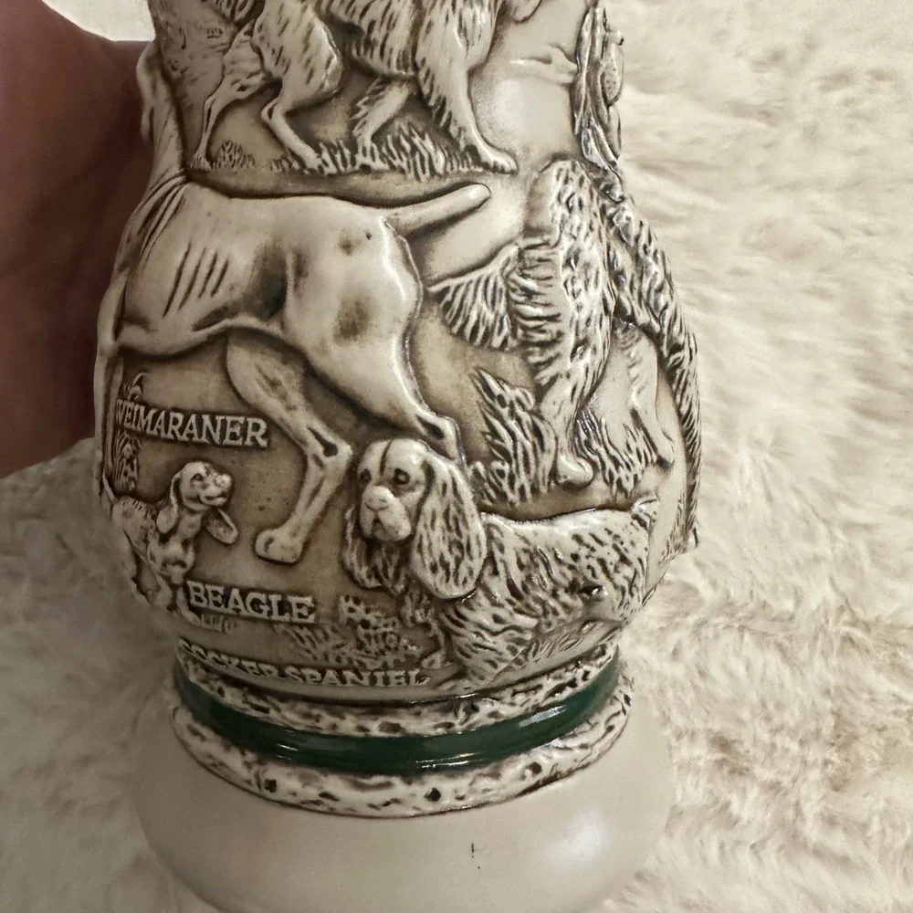 Vintage Avon Great Dogs of the Outdoors Lidded Beer Stein 1991